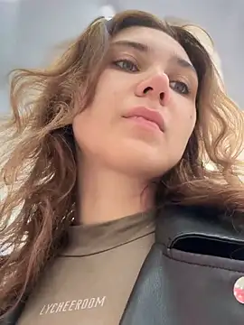 QuitieLia online show from October 4, 8:27 am