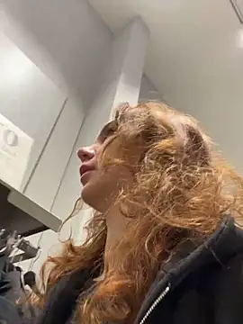 QuitieLia online show from November 7, 9:14 am