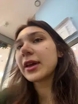 QuitieLia online show from January 9, 8:24 am