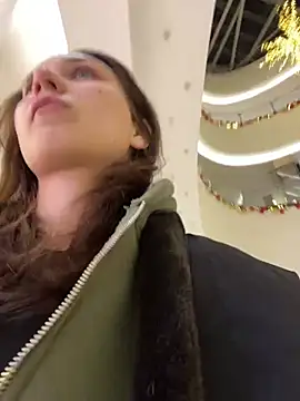 QuitieLia online show from January 14, 3:26 pm