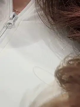 QuitieLia online show from October 15, 8:22 am