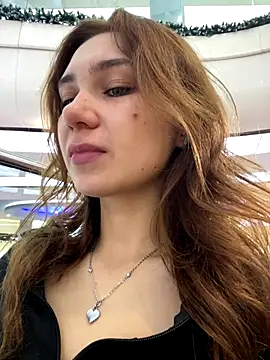 QuitieLia online show from November 20, 8:37 am