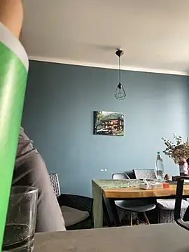 QuitieLia online show from February 24, 7:20 am