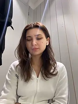 QuitieLia online show from January 24, 8:13 am