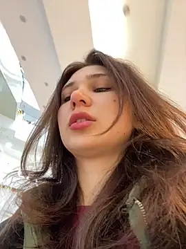 QuitieLia online show from January 17, 8:13 am