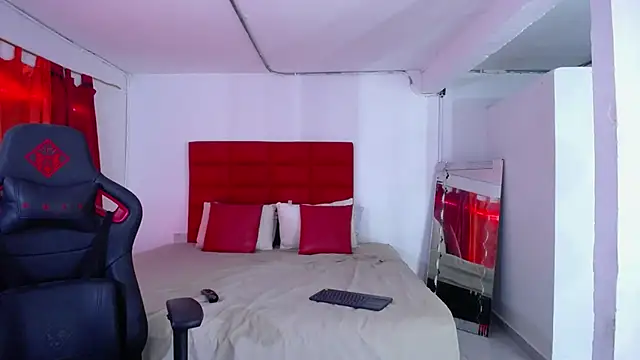 LyonGallego  online show from March 29, 3:57 pm