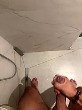 cagoulegrosse online show from December 13, 8:37 pm