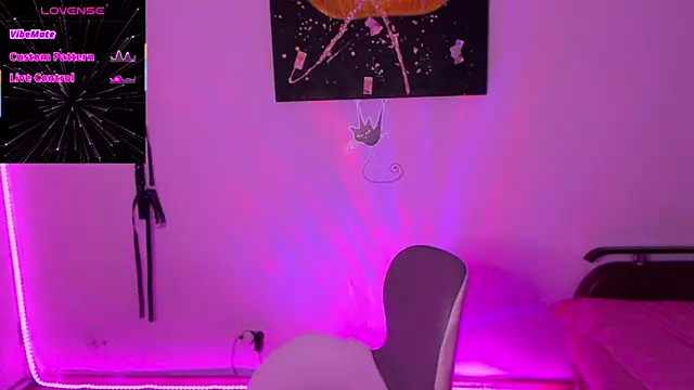 Snapshot of LusciousAlice chatting on October 15, 9:01 pm LusciousAlice online show from October 15, 9:01 pm