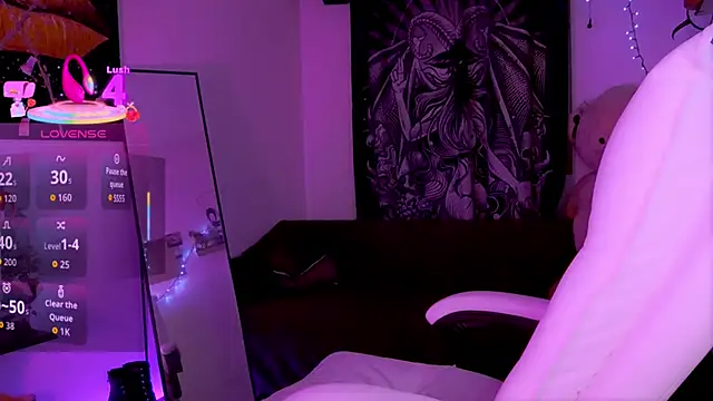 LusciousAlice online show from April 13, 9:19 pm