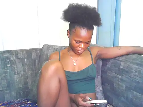 Snapshot of petiteebony_81 chatting on February 26, 10:49 am petiteebony 81 online show from February 26, 10:49 am