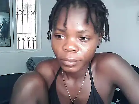 Snapshot of petiteebony_81 chatting on March 1, 6:24 am petiteebony 81 online show from March 1, 6:24 am