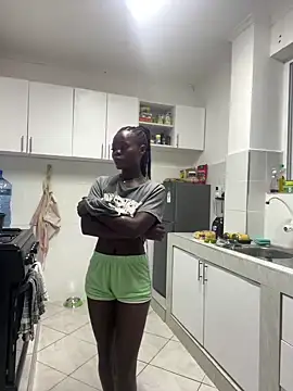 petiteebony 81 online show from October 31, 5:20 pm