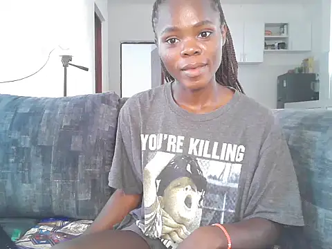 Snapshot of petiteebony_81 chatting on September 17, 10:06 am petiteebony 81 online show from September 17, 10:06 am