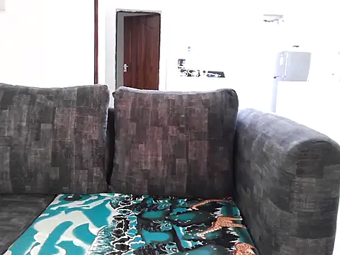 petiteebony 81 online show from April 14, 3:33 am