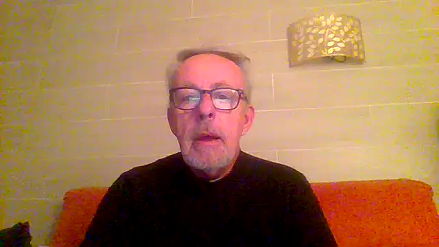 Snapshot of tuggy59 chatting on February 2, 5:17 am tuggy59 online show from February 2, 5:17 am