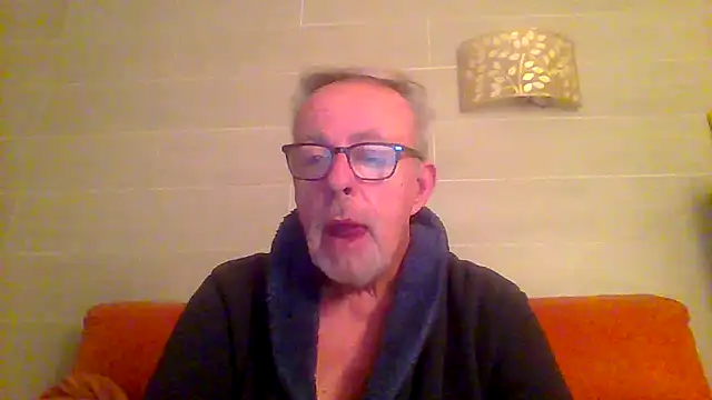 Snapshot of tuggy59 chatting on February 16, 4:55 am tuggy59 online show from February 16, 4:55 am