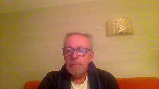 Snapshot of tuggy59 chatting on March 2, 5:52 am tuggy59 online show from March 2, 5:52 am