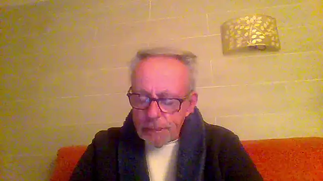 Snapshot of tuggy59 chatting on February 28, 5:07 am tuggy59 online show from February 28, 5:07 am