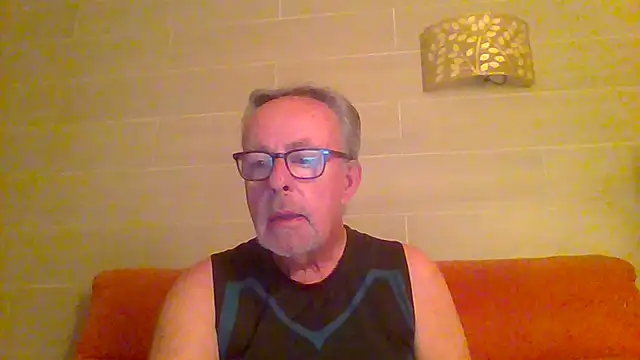 Snapshot of tuggy59 chatting on June 26, 3:34 am tuggy59 online show from June 26, 3:34 am