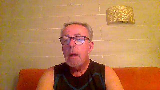 Snapshot of tuggy59 chatting on July 16, 5:04 am tuggy59 online show from July 16, 5:04 am
