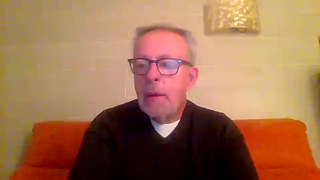 Snapshot of tuggy59 chatting on February 12, 5:29 am tuggy59 online show from February 12, 5:29 am