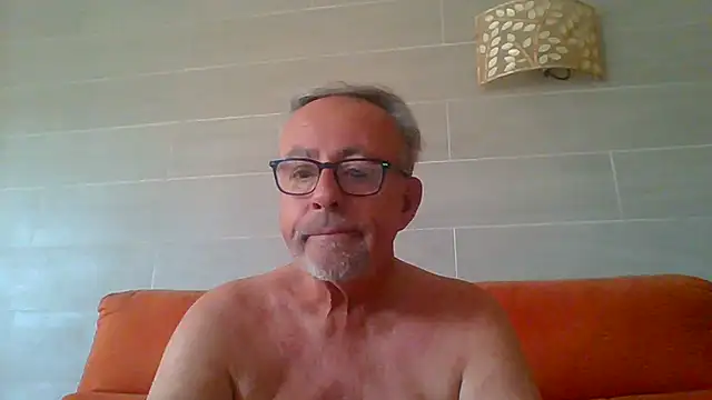 Snapshot of tuggy59 chatting on July 7, 6:47 am tuggy59 online show from July 7, 6:47 am