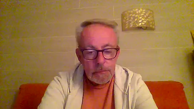 Snapshot of tuggy59 chatting on January 12, 5:36 am tuggy59 online show from January 12, 5:36 am