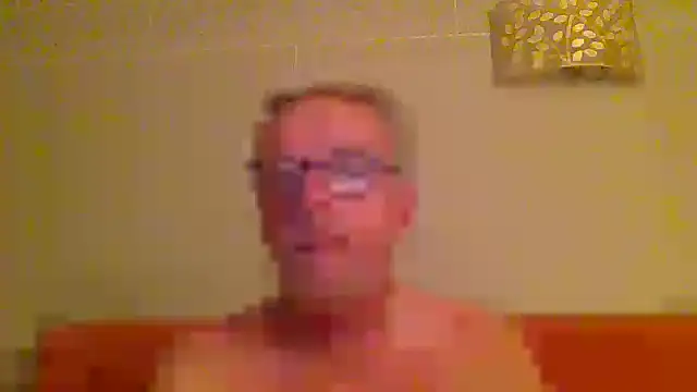Snapshot of tuggy59 chatting on July 15, 4:52 am tuggy59 online show from July 15, 4:52 am