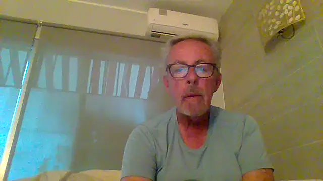 Snapshot of tuggy59 chatting on November 17, 6:50 am tuggy59 online show from November 17, 6:50 am