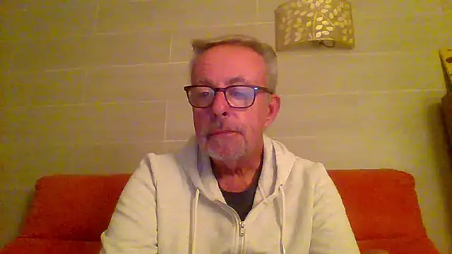 Snapshot of tuggy59 chatting on January 14, 6:17 am tuggy59 online show from January 14, 6:17 am