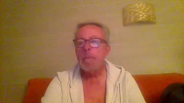 tuggy59 online show from April 5, 3:35 am