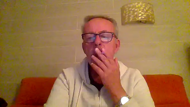 Snapshot of tuggy59 chatting on January 15, 5:00 am tuggy59 online show from January 15, 5:00 am