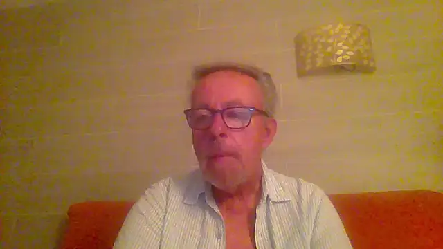 tuggy59 online show from April 19, 4:46 am