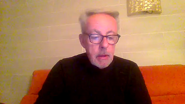 Snapshot of tuggy59 chatting on February 1, 5:49 am tuggy59 online show from February 1, 5:49 am