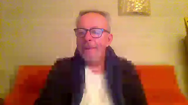 Snapshot of tuggy59 chatting on February 11, 5:51 am tuggy59 online show from February 11, 5:51 am