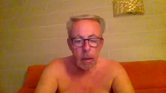 Snapshot of tuggy59 chatting on July 11, 4:57 am tuggy59 online show from July 11, 4:57 am