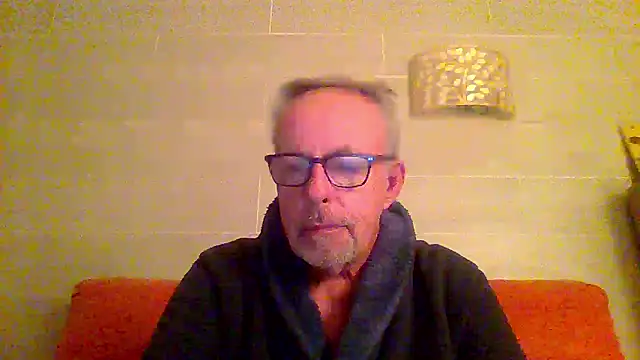 Snapshot of tuggy59 chatting on January 10, 5:58 am tuggy59 online show from January 10, 5:58 am