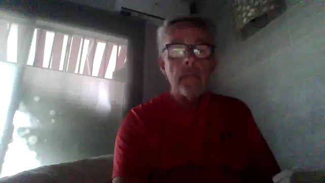 Snapshot of tuggy59 chatting on November 20, 6:58 am tuggy59 online show from November 20, 6:58 am