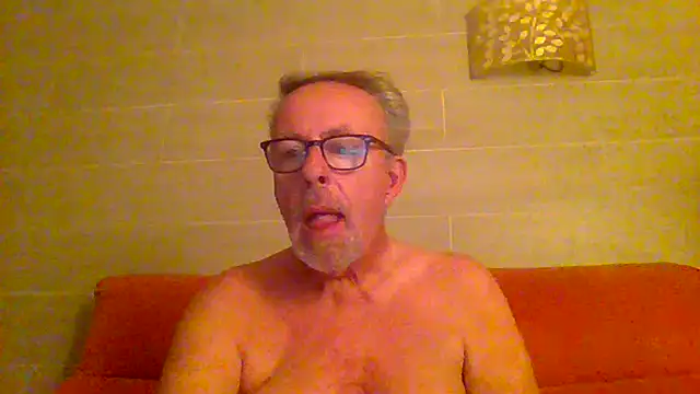 Snapshot of tuggy59 chatting on June 20, 3:55 am tuggy59 online show from June 20, 3:55 am