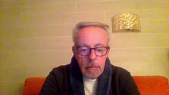 Snapshot of tuggy59 chatting on January 9, 5:58 am tuggy59 online show from January 9, 5:58 am
