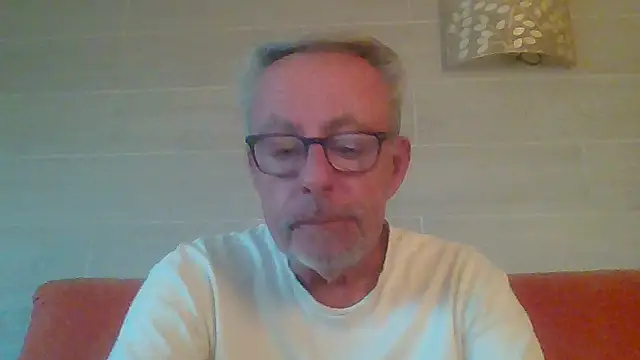 Snapshot of tuggy59 chatting on February 18, 7:06 am tuggy59 online show from February 18, 7:06 am