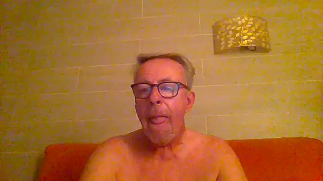 Snapshot of tuggy59 chatting on July 3, 4:41 am tuggy59 online show from July 3, 4:41 am