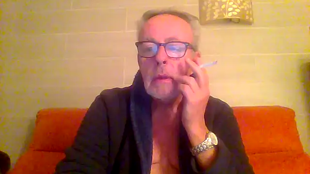 Snapshot of tuggy59 chatting on February 9, 5:27 am tuggy59 online show from February 9, 5:27 am