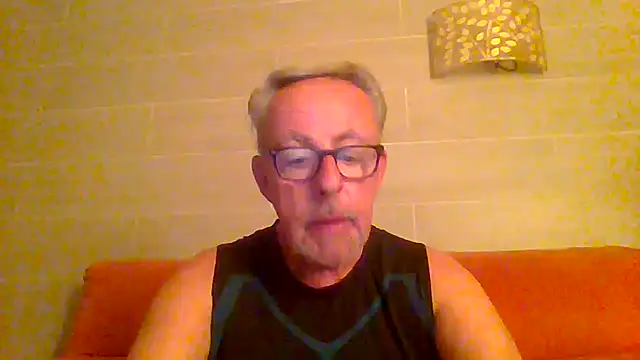 Snapshot of tuggy59 chatting on July 4, 3:57 am tuggy59 online show from July 4, 3:57 am