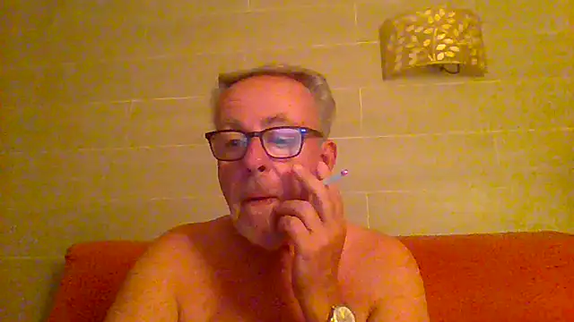 Snapshot of tuggy59 chatting on July 13, 3:50 am tuggy59 online show from July 13, 3:50 am