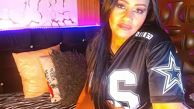 Snapshot of black_ambar chatting on January 18, 3:43 am black ambar online show from January 18, 3:43 am