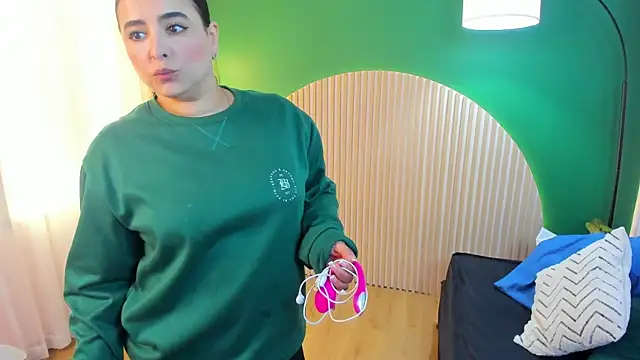 taylor bennet online show from September 24, 12:11 pm