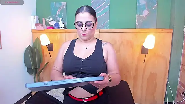 taylor bennet online show from March 28, 6:31 pm