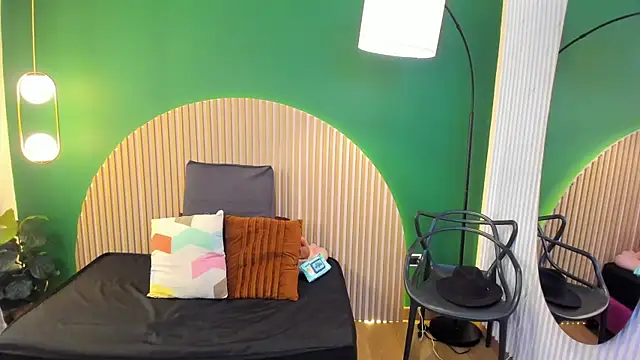 taylor bennet online show from November 13, 11:58 am