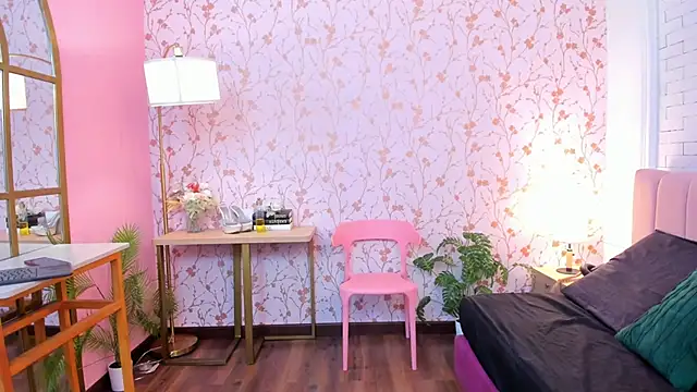 taylor bennet online show from April 17, 11:35 am